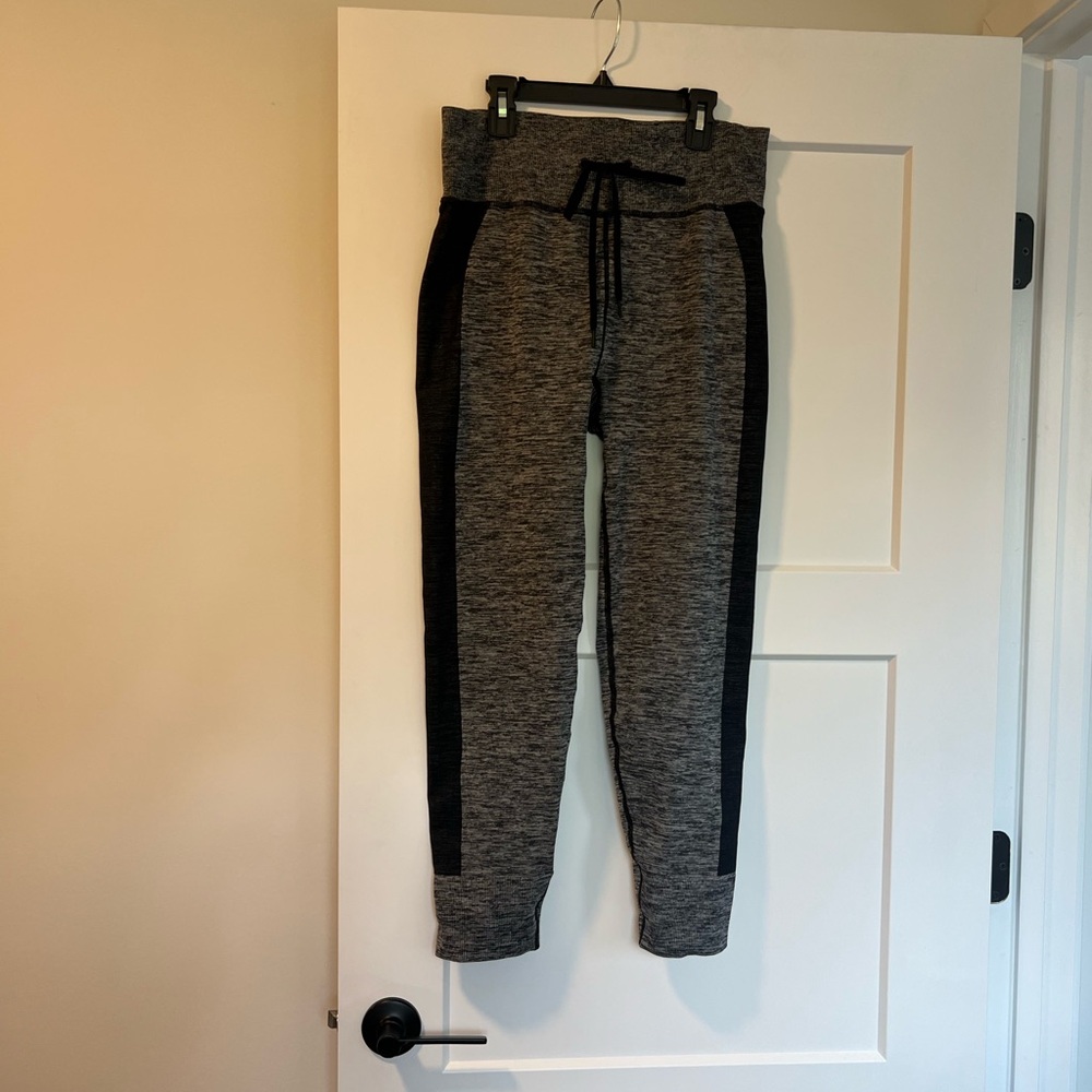 PINK Victoria's Secret Gray and Black Leggings